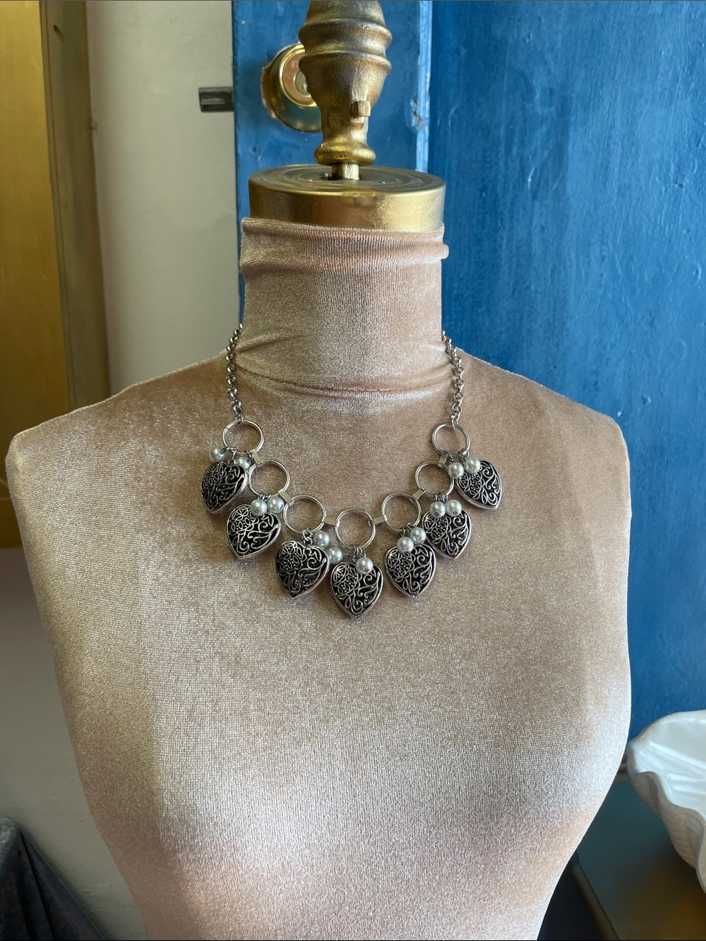 Vintage-Inspired Silver Heart Statement Necklace - Silver